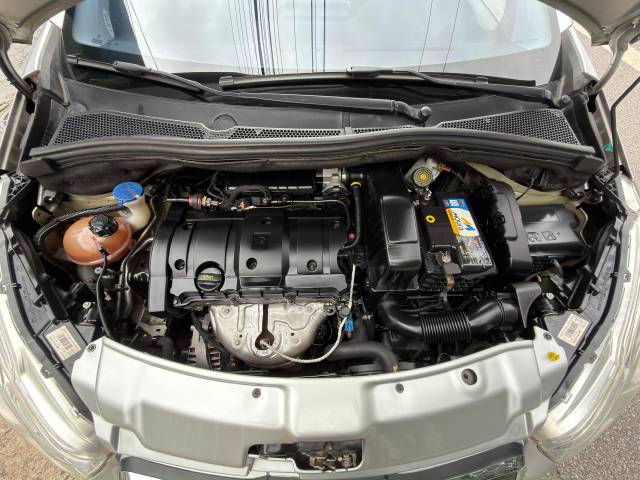 208 GRIFFE 1.6 AUT. - 2014/2015 - PRATA 14